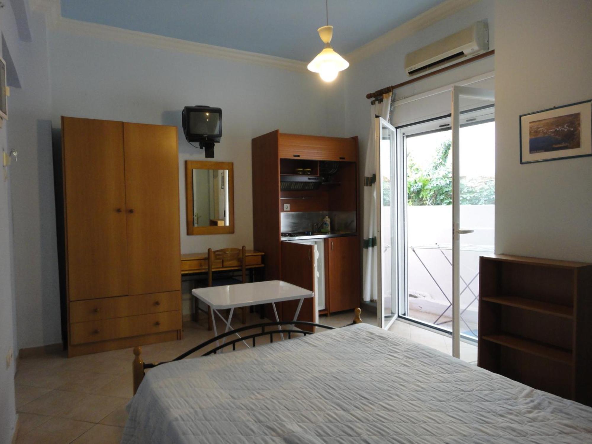 Apergis Rooms Ermoupoli Room photo